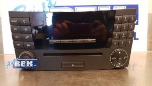 Used Radio CD player Mercedes CLS (C219) 350 CDI 24V Price € 125,00 Margin scheme offered by Auto Bek