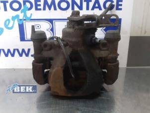 Used Rear brake calliper, right Nissan NV 400 (M9J) 2.3 dCi 125 16V Price on request offered by Auto Bek