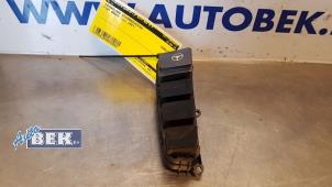 Usagé Interrupteur de volant Fiat Bravo (198A) 1.4 16V Prix € 20,00 Règlement à la marge proposé par Auto Bek