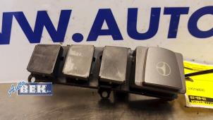 Used Steering wheel switch Fiat Bravo (198A) 1.9 JTD Multijet Price € 20,00 Margin scheme offered by Auto Bek