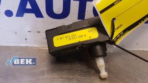 Usagé Moteur phare Volkswagen Caddy Prix € 15,00 Règlement à la marge proposé par Auto Bek