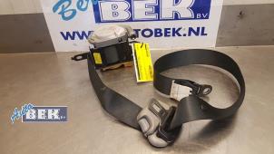 Used Front seatbelt, right Mitsubishi Outlander (CU) 2.0 16V 4x4 Price € 21,00 Margin scheme offered by Auto Bek