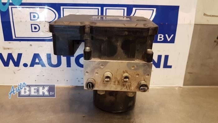 Used ABS pump Landrover Range Rover Evoque (LVJ/LVS) 2.2 SD4 16V 5-drs. Price € 72,49 Margin scheme offered by Auto Bek