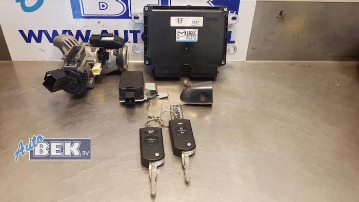 Used Ignition lock + computer Mazda 6 Sport (GH14/GHA4) 1.8i 16V Price € 250,00 Margin scheme offered by Auto Bek