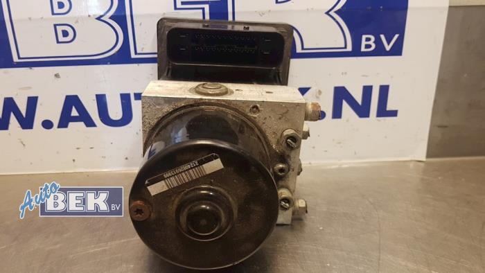Usagé Bloc ABS Opel Astra H SW (L35) 1.7 CDTi 16V Prix € 32,50 Règlement à la marge proposé par Auto Bek