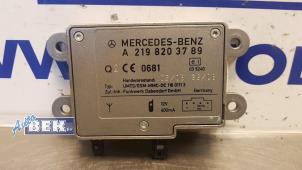 Usados Amplificador de antena Mercedes S (W221) 3.0 S-320 CDI 24V Precio € 45,00 Norma de margen ofrecido por Auto Bek