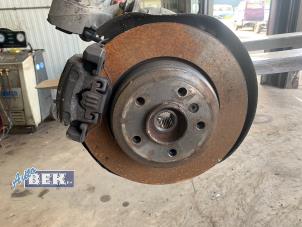 Used Rear suspension system, right BMW 5 serie (E60) 525d 24V Price on request offered by Auto Bek