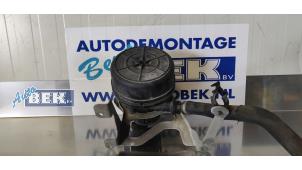 Usagé Pompe secondaire BMW 5 serie (E60) 520i 24V Prix € 60,00 Règlement à la marge proposé par Auto Bek