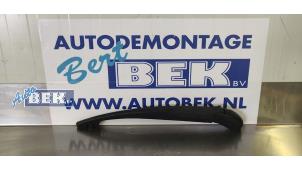 Usagé Bras essuie-glace arrière Mazda 2 (DE) 1.3 16V S-VT Prix € 20,00 Règlement à la marge proposé par Auto Bek