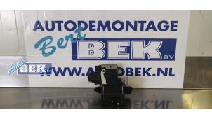 Usagé Serrure de coffre Mazda 2 (DE) 1.3 16V S-VT Prix € 39,00 Règlement à la marge proposé par Auto Bek