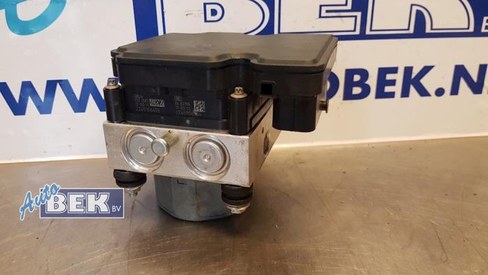 Usagé Bloc ABS Peugeot 108 1.0 12V Prix € 100,00 Règlement à la marge proposé par Auto Bek
