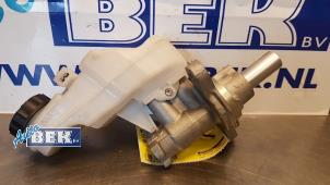 Usagé Cylindre de frein principal Peugeot 108 1.0 12V Prix € 35,00 Règlement à la marge proposé par Auto Bek
