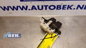 Used Tailgate lock mechanism Renault Clio III (BR/CR) 1.5 dCi 70 Price € 25,00 Margin scheme offered by Auto Bek