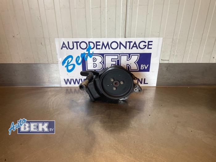 Usagé Pompe de direction BMW X5 (E53) 3.0d 24V Prix € 47,50 Règlement à la marge proposé par Auto Bek