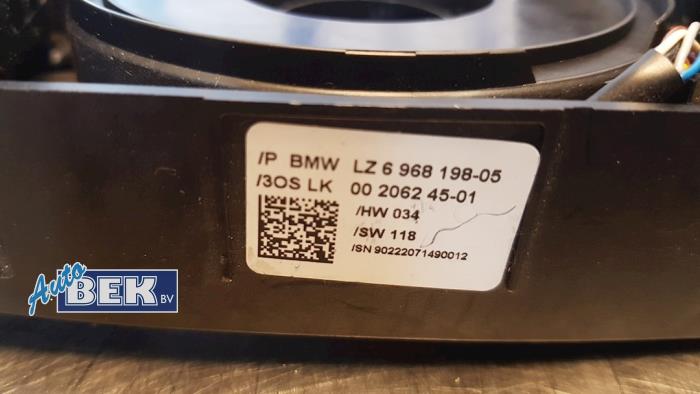 Interruptor combinado columna de dirección de un BMW 5 serie (E60) 530i 24V 2003