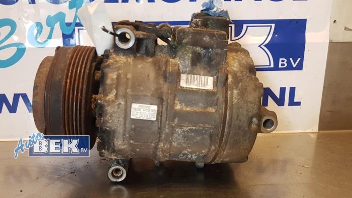 Air conditioning pump from a BMW 3 serie Touring (E46/3) 320i 24V 2001