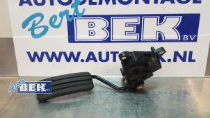 Used Accelerator pedal Renault Kangoo Express (FW) 1.5 dCi 75 Price € 75,00 Margin scheme offered by Auto Bek