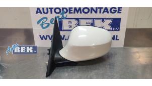 Used Wing mirror, left BMW 3 serie (E90) 318d 16V Price € 50,00 Margin scheme offered by Auto Bek