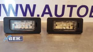 Używane Oswietlenie tablicy rejestracyjnej BMW 3 serie (E90) 318d 16V Cena € 15,00 Procedura marży oferowane przez Auto Bek