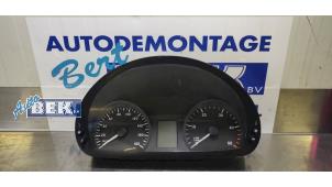 Usagé Compteur Mercedes Sprinter 5t (906.63/65) 511 CDI 16V Prix € 145,00 Règlement à la marge proposé par Auto Bek