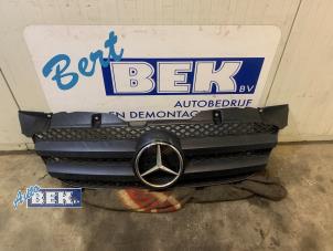 Usagé Calandre Mercedes Sprinter 5t (906.63/65) 511 CDI 16V Prix sur demande proposé par Auto Bek