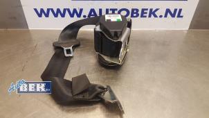 Usados Cinturón de seguridad derecha detrás Skoda Superb Combi (3TAC/TAF) 1.6 TDI Precio € 75,00 Norma de margen ofrecido por Auto Bek