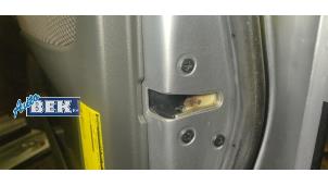 Used Front door lock mechanism 4-door, right Isuzu D-Max 2.5 D 4x4 Price on request offered by Auto Bek