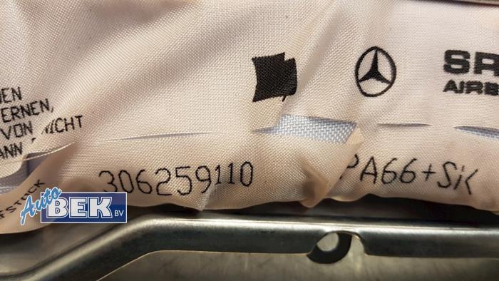 Airbag genou d'un Mercedes-Benz C (W204) 2.2 C-220 CDI 16V BlueEFFICIENCY 2011