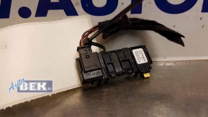 Begagnade Innetemperatursensor Mercedes C (W204) 2.2 C-220 CDI 16V BlueEFFICIENCY Pris € 10,00 Marginaltabell erbjuds av Auto Bek