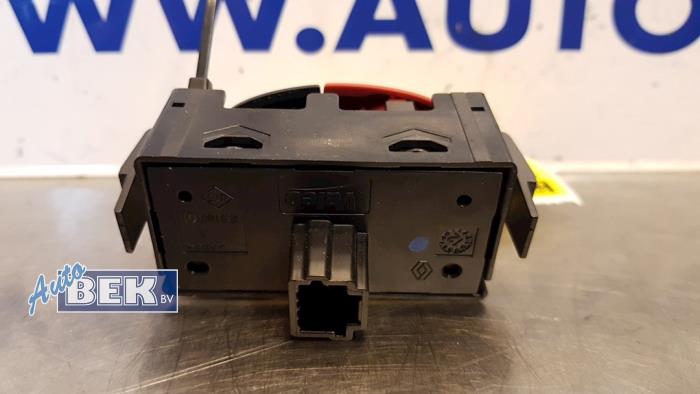 Panic lighting switch from a Renault Twingo II (CN) 1.2 16V 2012