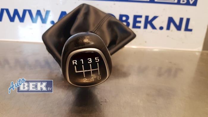 Botón de palanca de un Hyundai i20 (GBB) 1.1 CRDi VGT 12V 2015