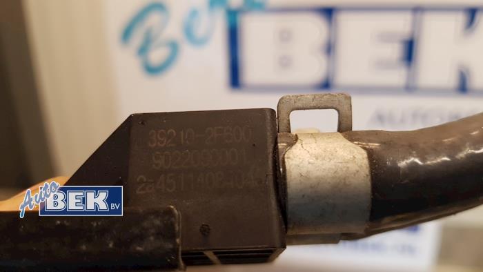 Vacuum valve from a Hyundai i20 (GBB) 1.1 CRDi VGT 12V 2015
