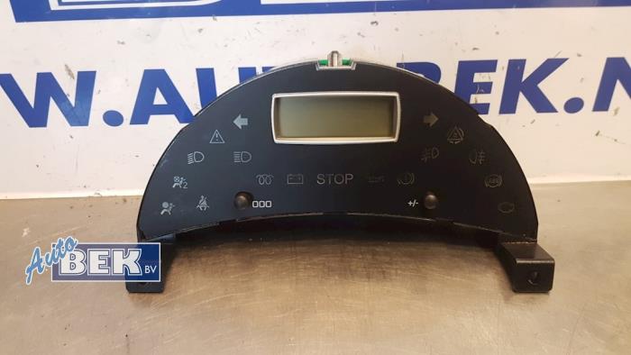 Begagnade Innerdisplay Citroen C8 (EA/EB) 2.0 HPi 16V Pris € 35,00 Marginaltabell erbjuds av Auto Bek