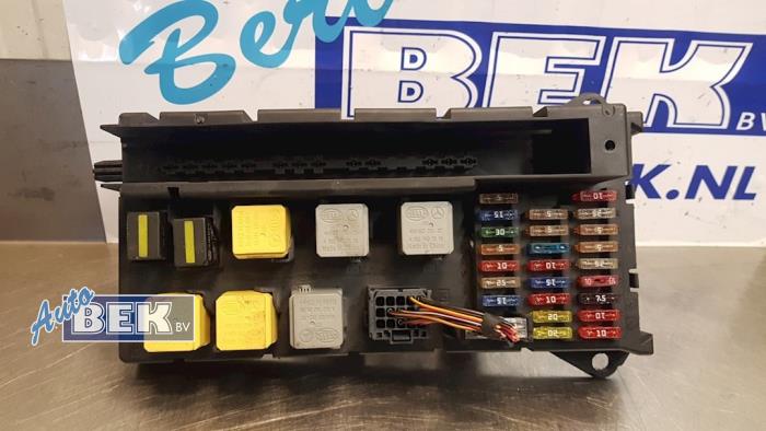Fuse box from a Mercedes-Benz Sprinter 3,5t (906.63) 311 CDI 16V 2008
