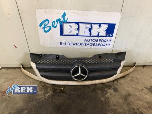 Używane Grill Mercedes Sprinter 3,5t (906.63) 311 CDI 16V Cena na żądanie oferowane przez Auto Bek