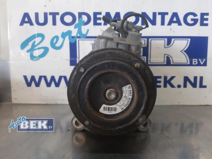 Air conditioning pump from a BMW 3 serie (E90) 316d 16V 2011