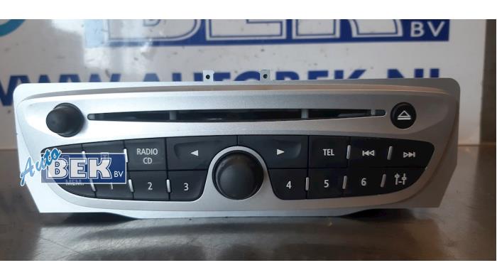 Radio CD player from a Renault Megane III Berline (BZ) 1.5 dCi 110 2011