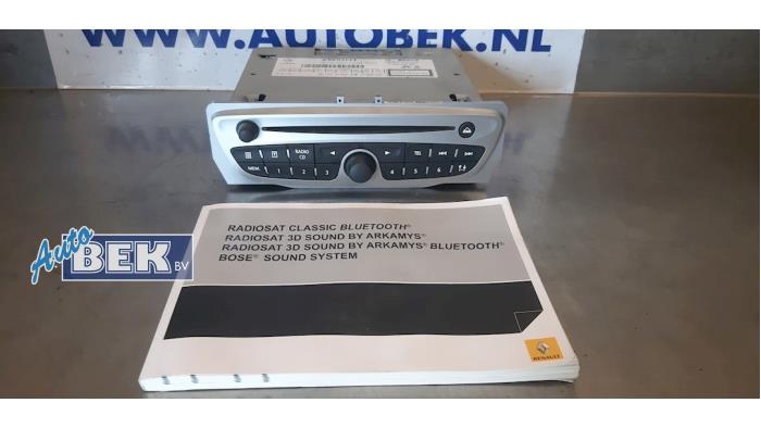 Reproductor de CD y radio de un Renault Megane III Berline (BZ) 1.5 dCi 110 2011