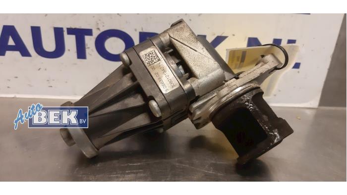EGR valve from a Peugeot Partner Tepee (7A/B/C/D/E/F/G/J/P/S) 1.6 HDI 90 2014