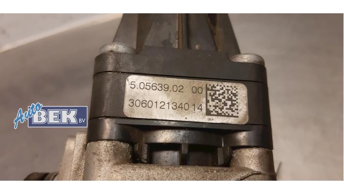 EGR valve from a Peugeot Partner Tepee (7A/B/C/D/E/F/G/J/P/S) 1.6 HDI 90 2014