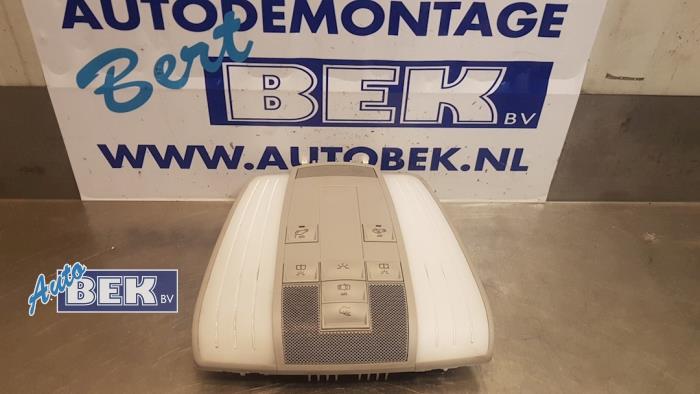 Usagé Innerbelysning, fram Mercedes E (W212) E-220 CDI 16V BlueEfficiency Prix € 40,00 Règlement à la marge proposé par Auto Bek