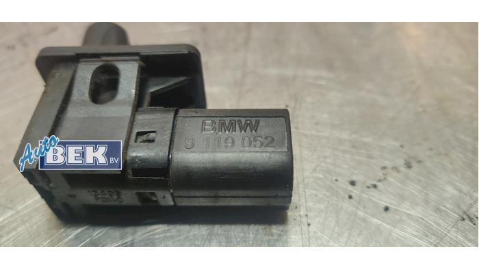 Sensor de alarma de un BMW 3 serie (E90) 318d 16V 2008