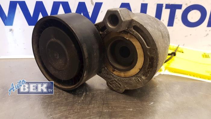 Belt tensioner multi from a Renault Clio III (BR/CR) 1.5 dCi FAP 2011