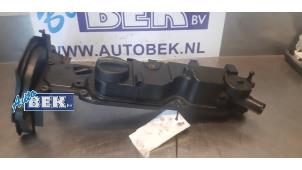 Used Rocker cover Peugeot 308 (L3/L8/LB/LH/LP) 1.6 BlueHDi 120 Price € 35,00 Margin scheme offered by Auto Bek