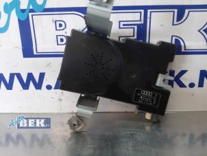 Usados Amplificador de antena Audi A3 Sportback (8PA) 1.9 TDI Precio € 15,00 Norma de margen ofrecido por Auto Bek