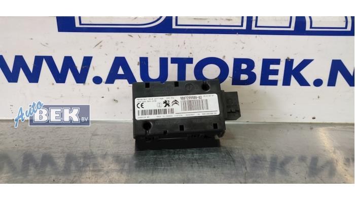Módulo de presión de neumáticos de un Peugeot 508 SW (8E/8U) 2.0 BlueHDi 180 16V 2018