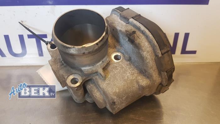 Throttle body from a Citroën C4 Grand Picasso (UA) 1.6 HDiF 16V 110 2012
