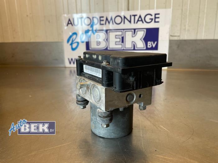 Used ABS pump Subaru Outback (BP) 2.5 16V Price € 35,00 Margin scheme offered by Auto Bek