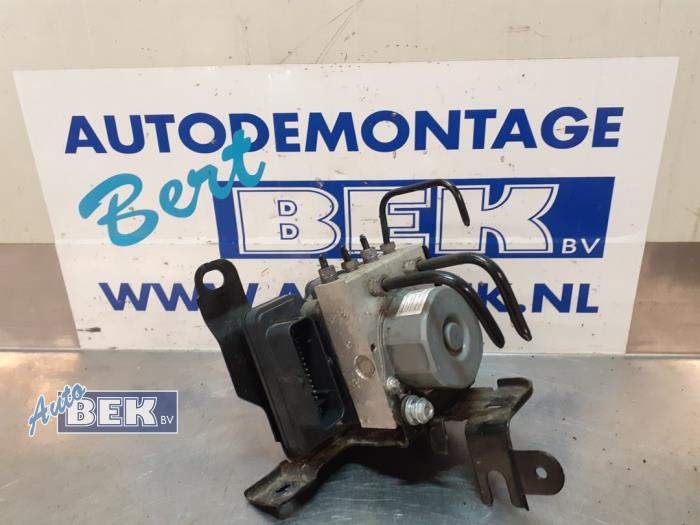 Used ABS pump Peugeot 308 SW (L4/L9/LC/LJ/LR) 1.6 BlueHDi 120 Price € 134,00 Margin scheme offered by Auto Bek