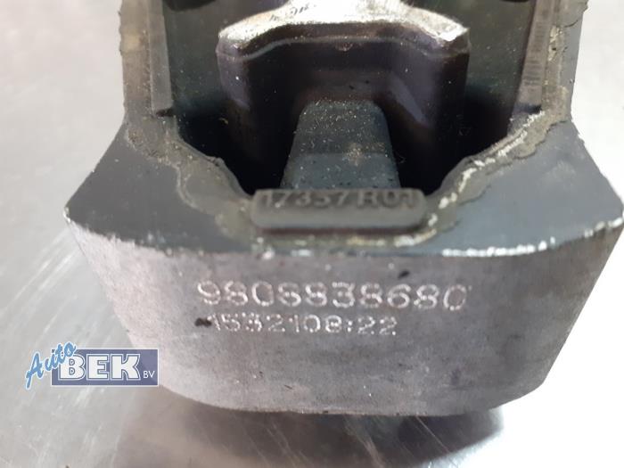 Engine mount from a Peugeot 308 SW (L4/L9/LC/LJ/LR) 1.6 BlueHDi 120 2015